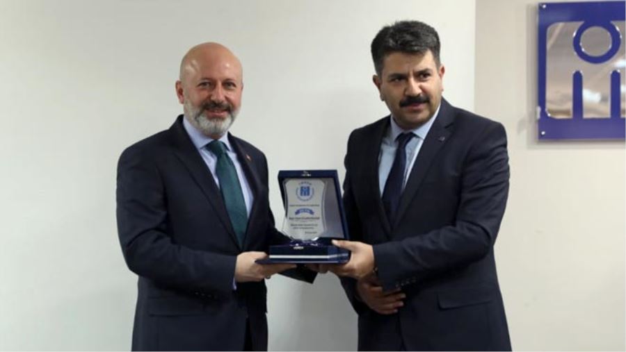 ÇOLAKBAYRAKDAR’A MESLEKTE 25.YIL ÖDÜLÜ