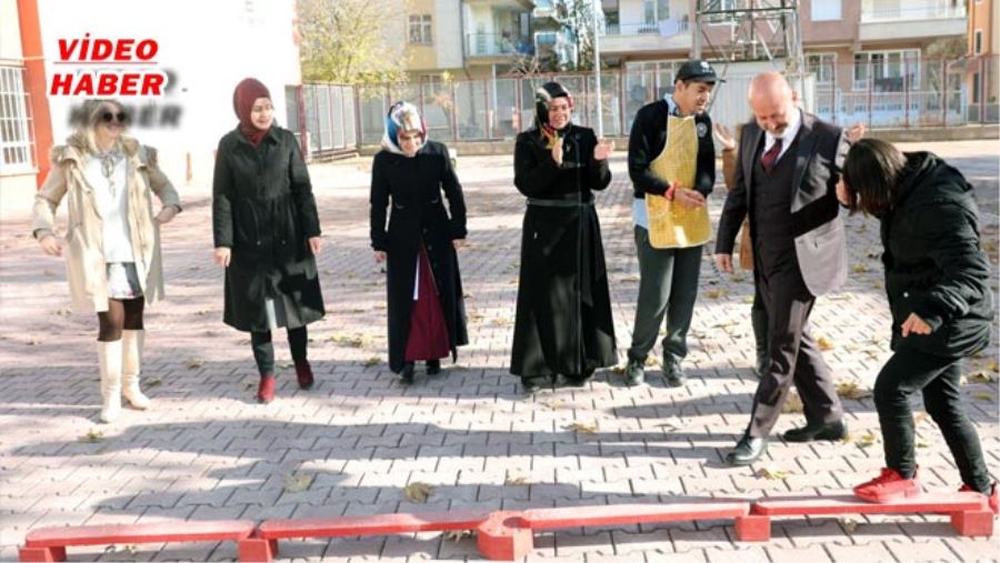 ÇOLAKBAYRAKDAR, ENGELLİLERİN YÜREĞİNE DOKUNDU