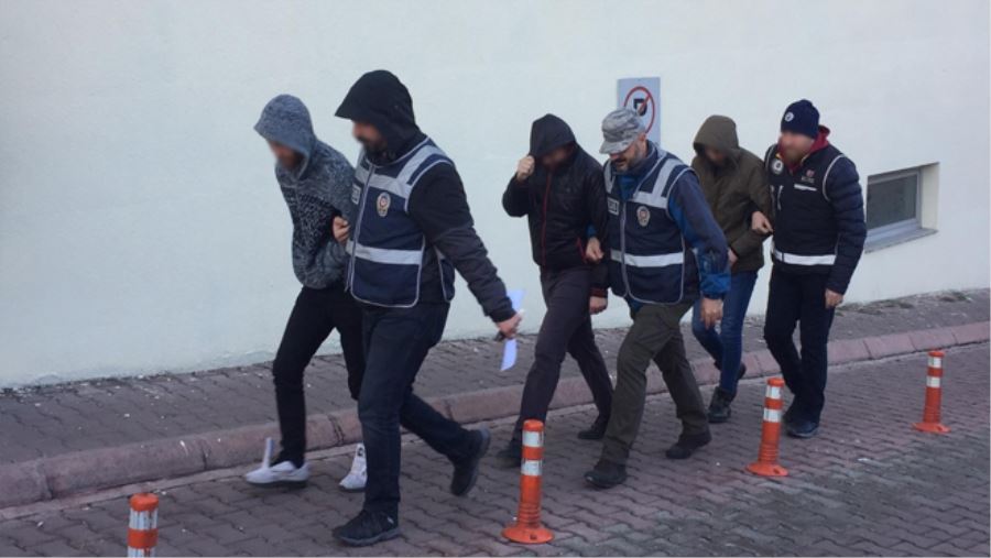 FETÖ’YE 3 TUTUKLAMA