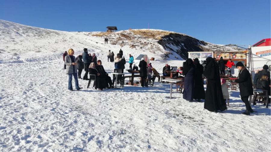 ERCİYES’TE SEZON ÖNCESİ ZİYARETÇİ YOĞUNLUĞU BAŞLADI