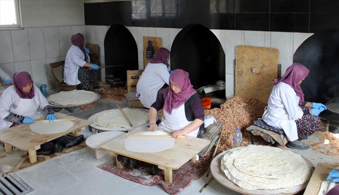 KAYSERİ´DE ÜRETİLEN ´YUFKA EKMEK´