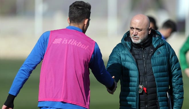 KARAMAN, OYUNCULARINA BEŞİKTAŞ´I EZBERLETİYOR