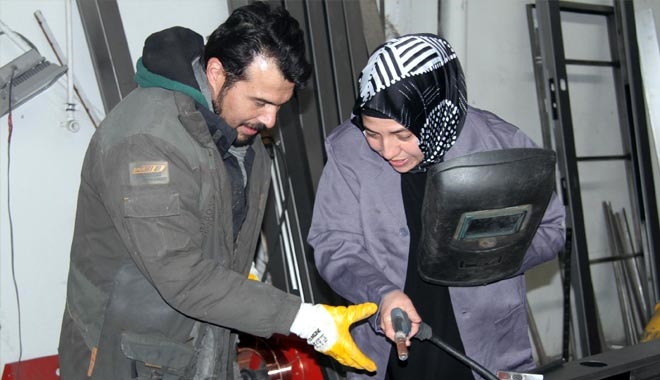 İŞÇİ OLARAK GİRDİĞİ ATÖLYEYİ SATIN ALIP