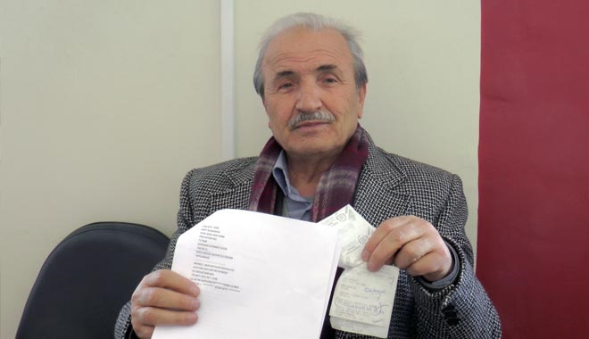 YAŞLI ADAMIN EMEKLİ MAAŞI