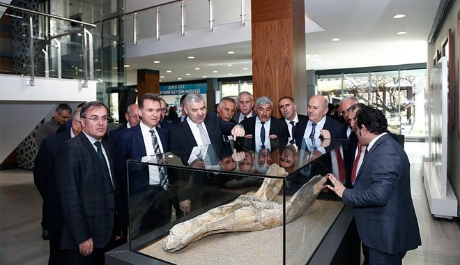 7,4 MİLYON YILLIK SERGİ