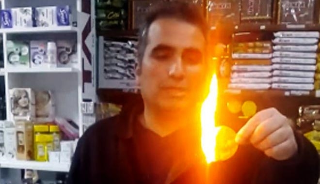 BAKKAL CİPSİ ATEŞE VERDİ