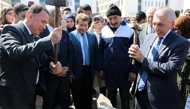 NEVRUZ ATEŞİ YAKILDI,