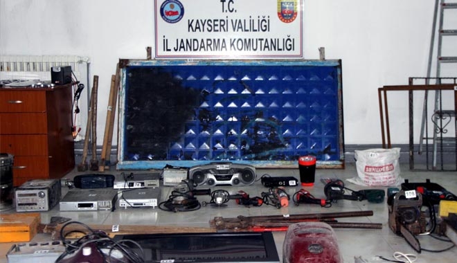 ÇALINAN EŞYALARINA KAVUŞAN VATANDAŞIN SEVİNCİ