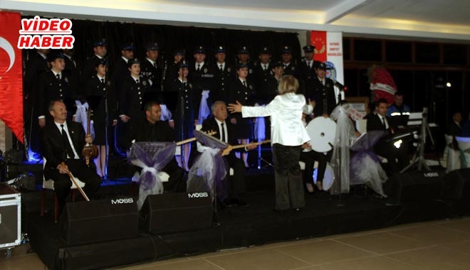 KAYSERİ´DE POLİS KOROSU İLK DEFA KONSER VERDİ