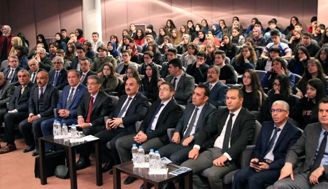 ANADOLU MEKTEBİ CENGİZ AYTMATOV´U ANDI