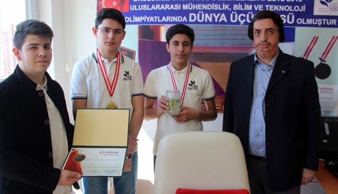 LİSE ÖĞRENCİLERİNİN PROJESİ DÜNYA ÜÇÜNCÜSÜ OLDU