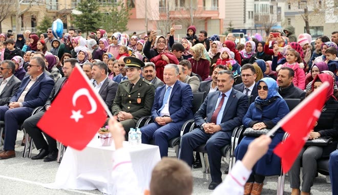 23 NİSAN BAYRAMI DEVELİ´DE COŞKUYLA KUTLANDI