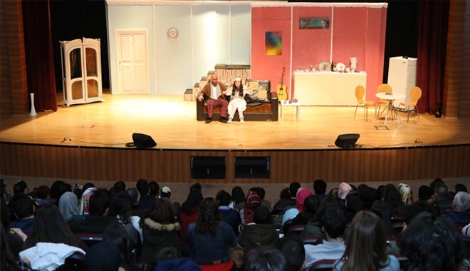 ERÜ´DE 3. ULUSAL ERCİYES TİYATRO FESTİVALİ BAŞLADI