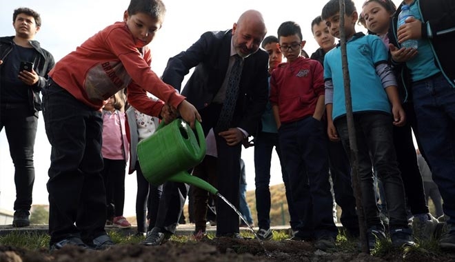 KOCASİNAN BELEDİYE BAŞKANI AHMET ÇOLAKBAYRAKDAR,