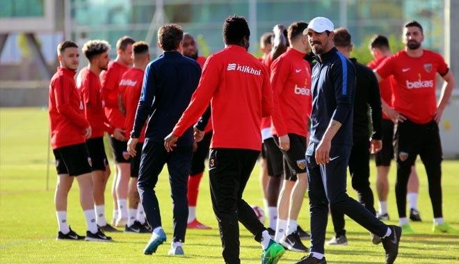 KAYSERİSPOR´DA, AKHİSAR YOLCULUĞU 