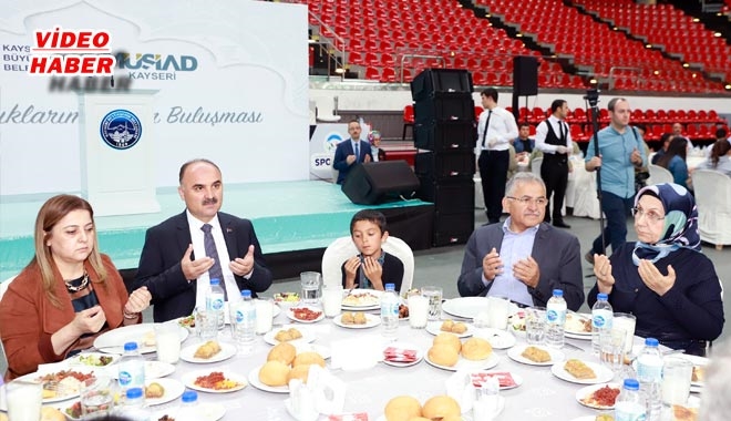 TÜRK MİLLETİ YETİMİN ELİNİ BIRAKMAZ