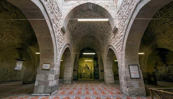 TAM BİR SANAT ESERİ OLAN SİVASİ HATUN CAMİİ