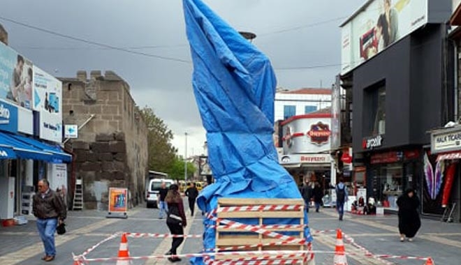 KADINLAR ÇARŞISI HEYKELİ CUMARTESİ AÇILACAK