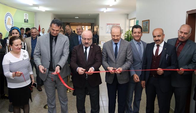 KAYÜ´DE İŞ GÜVENLİĞİ VE SAĞLIĞI PROJE SERGİSİNİN AÇILIŞI YAPILDI