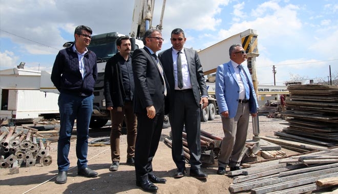 BAŞKAN ÖZDOĞAN OKUL İNŞAATINI İNCELEDİ