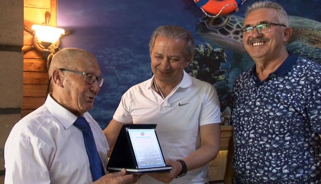 OKUSEV VAKFI TARAFINDAN YILIN BABASI ÖDÜLÜ VERİLDİ