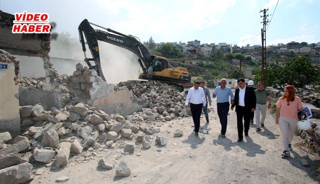 KENTSEL DÖNÜŞÜMDE 2. ETAP YIKIM ÇALIŞMALARI BAŞLADI