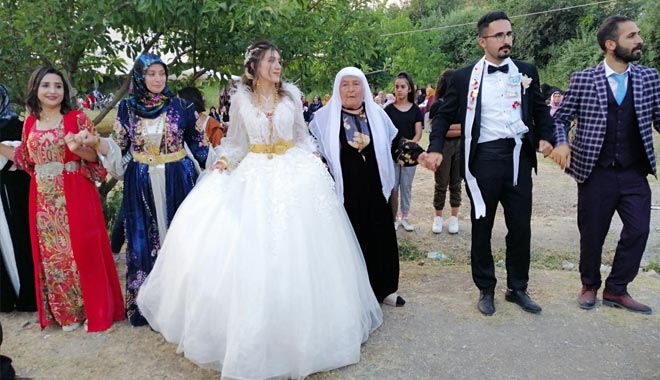 KAYSERİ´DEN ÇUKURCA´YA GELİN GİTTİ