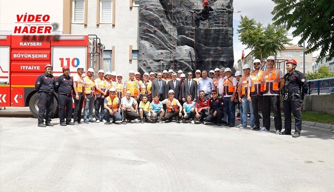 İTFAİYE´DEN TATBİKATLI EĞİTİM