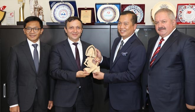 ENDONEZYA ANKARA BÜYÜKELÇİSİNDEN, ERÜ REKTÖRÜ ÇALIŞ´A ZİYARET