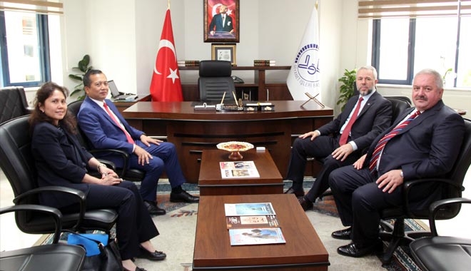 ENDONEZYA ELÇİSİ IQBAL´DEN İL MÜFTÜLÜĞÜNE ZİYARET