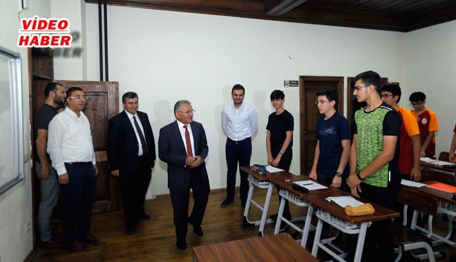 GENÇLERE BÜYÜK ÖNEM VERİYORUZ