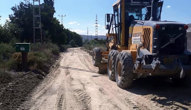 YEŞİLHİSAR´DA ARAZİ YOLLARI İYİLEŞTİRİLDİ
