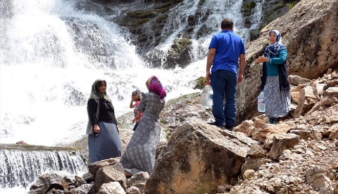 DOĞA HARİKASI ŞELALE TURİZMİN GÖZDESİ OLDU