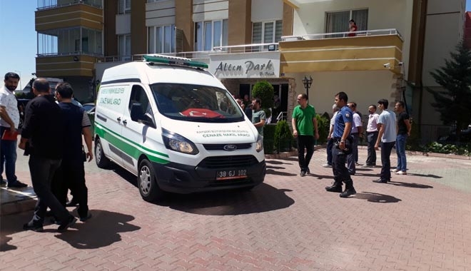 ÖNCE ÜVEY ANNESİNİ ÖLDÜRDÜ 