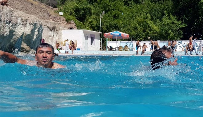 BU HAVUZ 400 YILDIR İNSANLARI SERİNLETİYOR