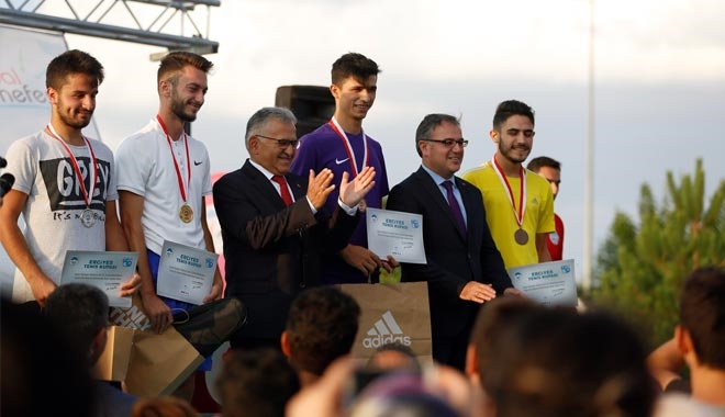 SPOR A.Ş. TARAFINDAN 1. ERCİYES TENİS TURNUVASI DÜZENLENDİ