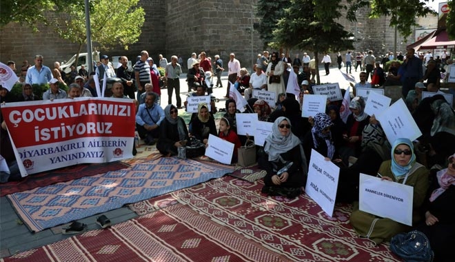 KAYSERİLİ ANNELERDEN DİYARBAKIR´DA Kİ GÖZÜ YAŞLI ANNELERE DESTEK