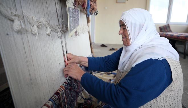 HALI TEZGAHINDA GEÇEN 61 YIL