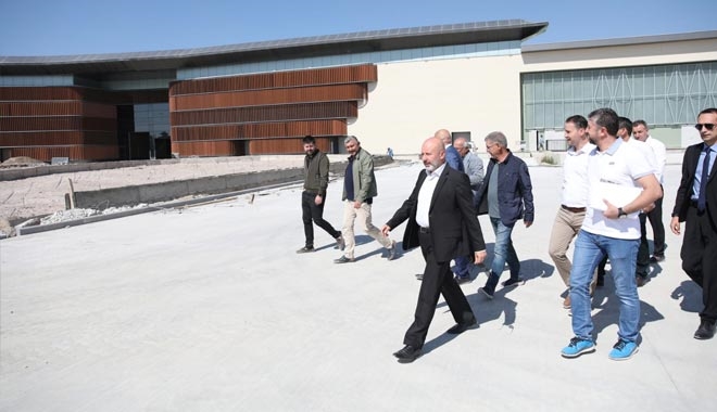 KUMSMALL FACTORY AVM´DE TİCARİ ALANLAR SAHİPLERİNİ BEKLİYOR