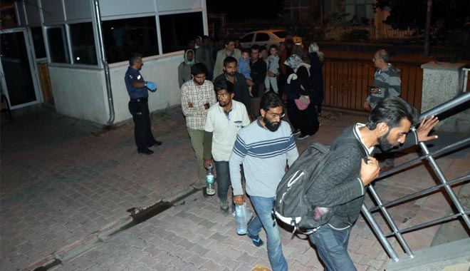 KAYSERİ´DE 49 DÜZENSİZ GÖÇMEN YAKALANDI