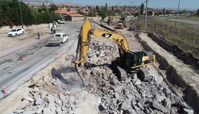 KOCASİNAN BELEDİYESİ´NDEN BOZTEPE´YE DAHA KONFORLU YOL