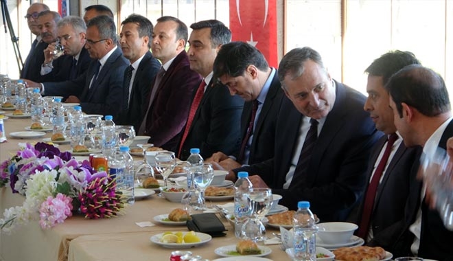 KULULAR, PERSONELİ İLE VEDALAŞTI