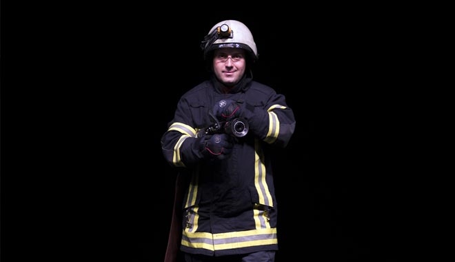 BİZLER HERKESİN KAÇTIĞI YERE KOŞARAK GİDİYORUZ