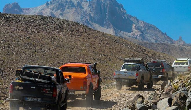 OFF-ROAD TUTKUNLARI ERCİYES´TE BULUŞTU
