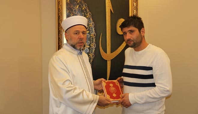 YUNANLI MÜHENDİS İSLAMİYETİ SEÇTİ