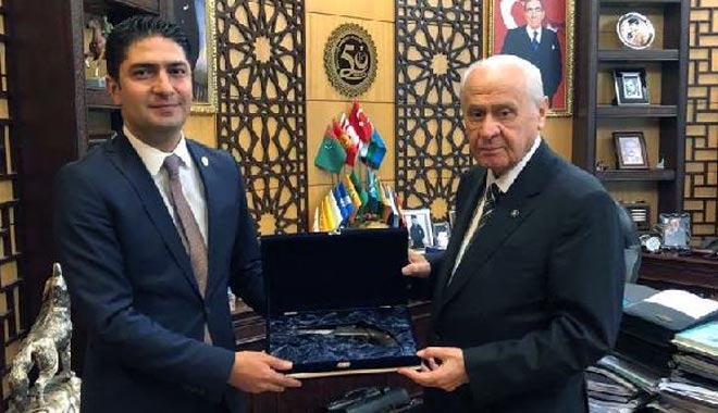 MİLLETVEKİLİ ÖZDEMİR´DEN, BAHÇELİ´YE KUVAY-I MİLLİYE SİLAHI