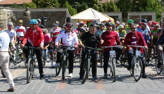 15 ÜLKEDEN 150 BİSİKLETÇİNİN KATILDIĞI