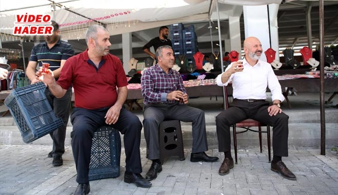 BAŞKAN ÇOLAKBAYRAKDAR HER FIRSATTA HALKIN İÇİNDE