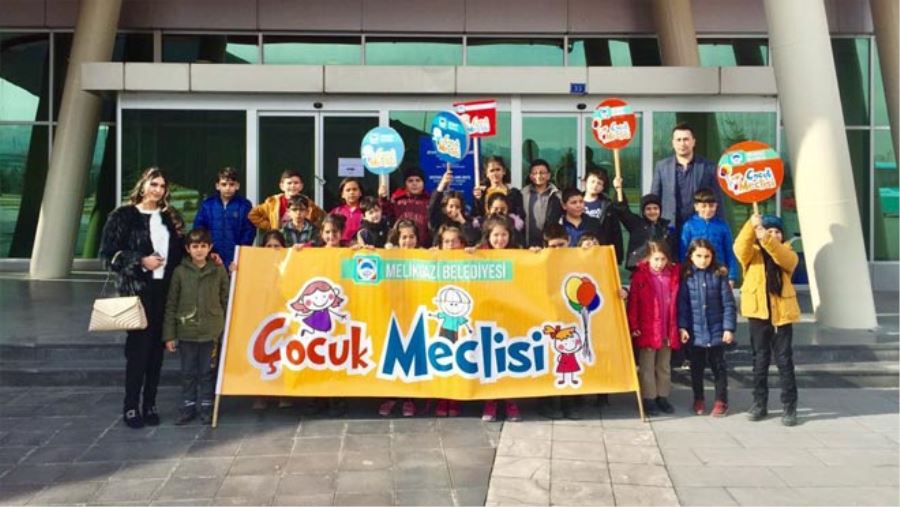 ÇOCUK MECLİSİ ÜYELERİ ROBOTİK KODLAMAYI DENEYİMLEDİ