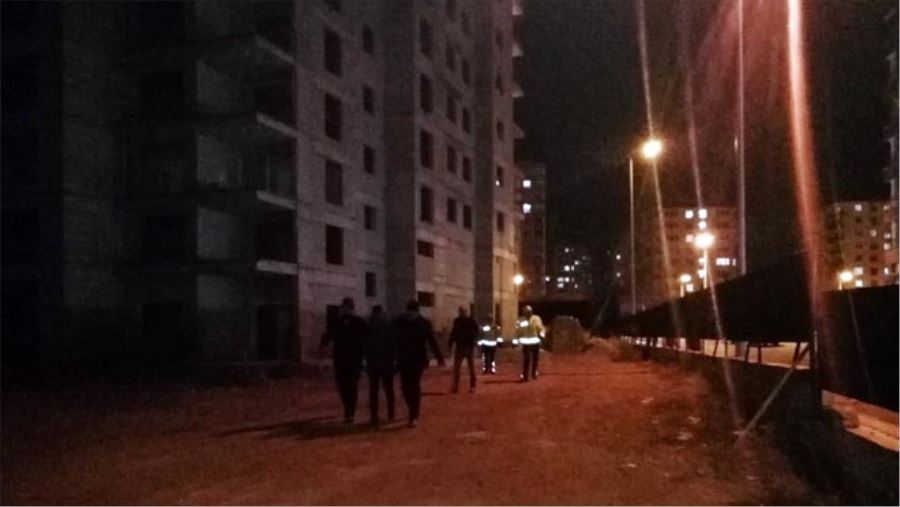 BUNALIMA GİREN GENÇ, İNŞAATIN 14. KATINA ÇIKTI